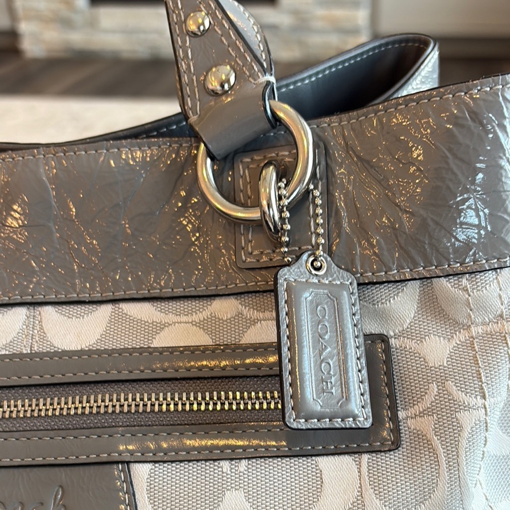 Coach Brooke Gray Signature Shoulder Bag - Picture 3 of 10